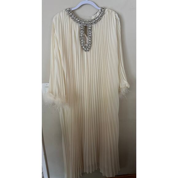 Cream pleated dress with feathered sleeves and beaded neck size small - Picture 1 of 7